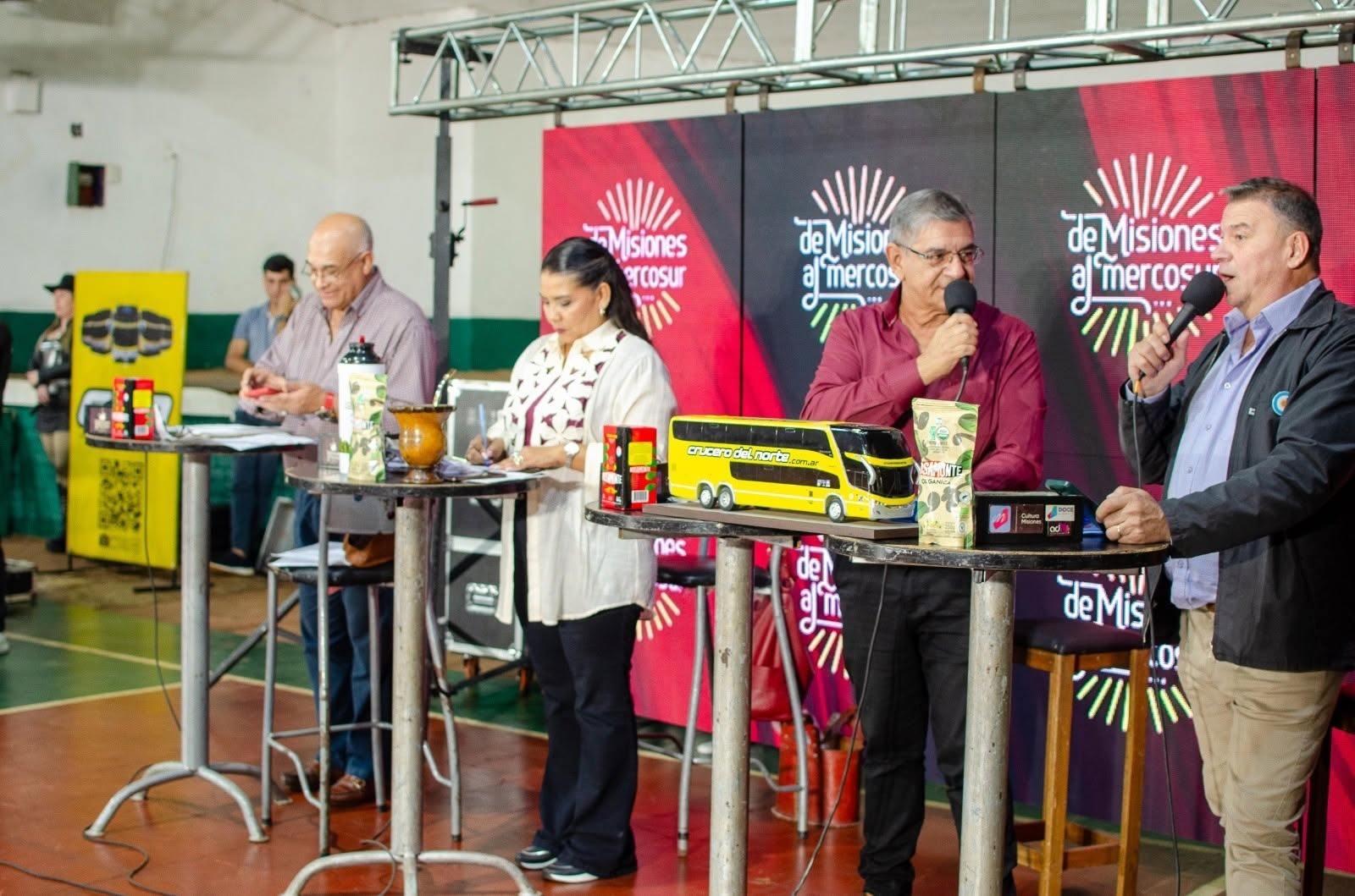 Emotivo acto de reconocimiento al Club Social y Deportivo Timbó